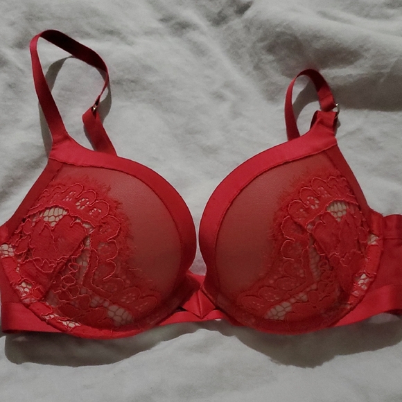 Victoria's Secret Vibrant Red Lace Bra